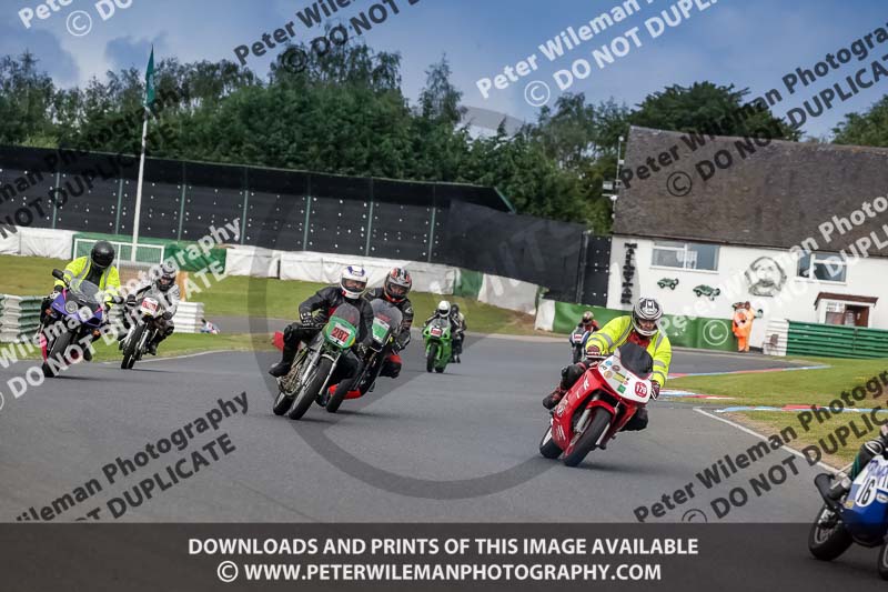 Vintage motorcycle club;eventdigitalimages;mallory park;mallory park trackday photographs;no limits trackdays;peter wileman photography;trackday digital images;trackday photos;vmcc festival 1000 bikes photographs